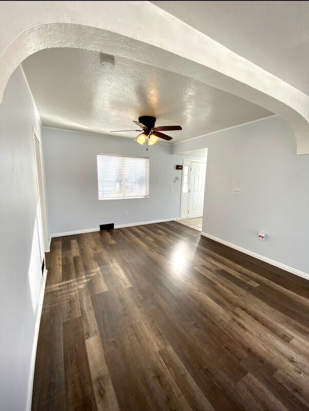 Building Photo - 290 N 100 E