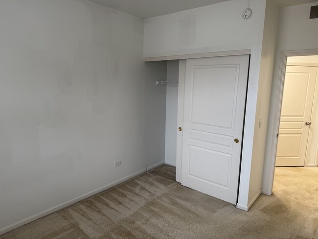 Building Photo - 111 W Chatham Ln