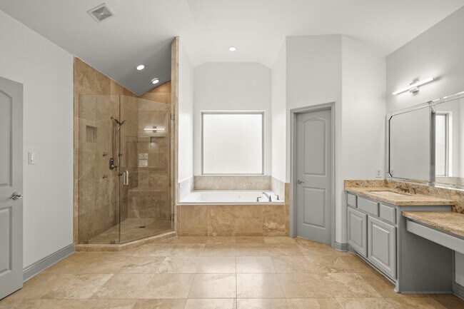 Building Photo - 9714 Braesmont Dr