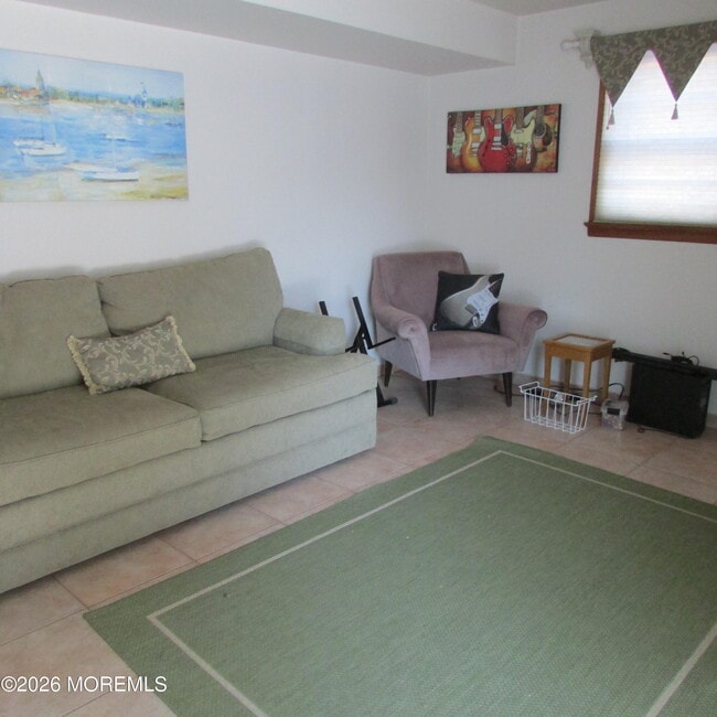 Building Photo - 31 Pine St