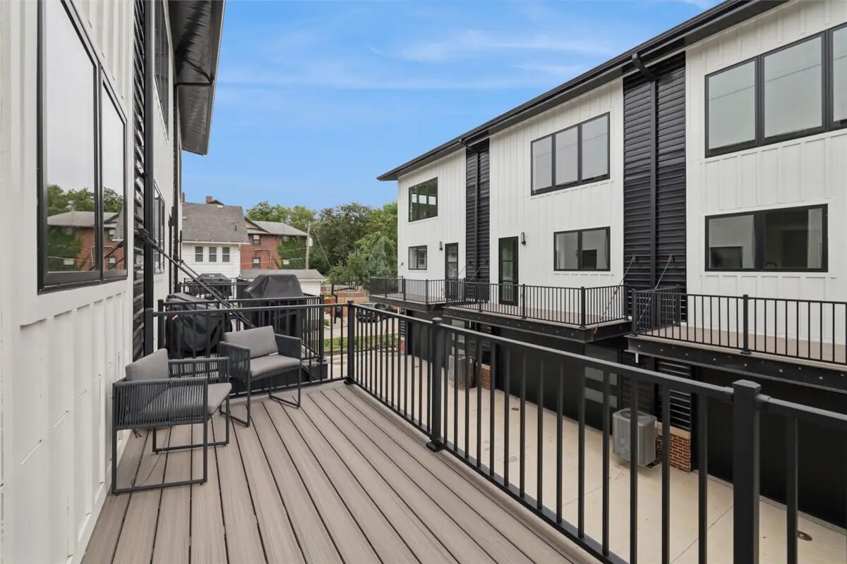 Building Photo - 4844 Ingersoll Ave