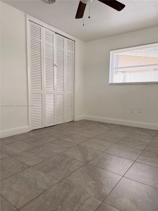 Building Photo - 6613 Evergreen Dr