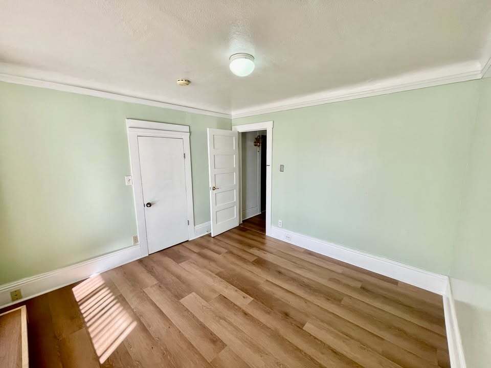 Building Photo - 475 Newton Ave