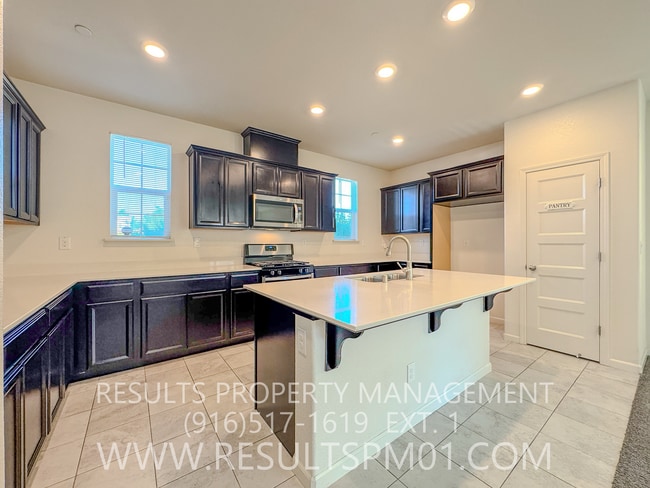 Building Photo - Beautiful Natomas 4 Bedroom Home w Loft