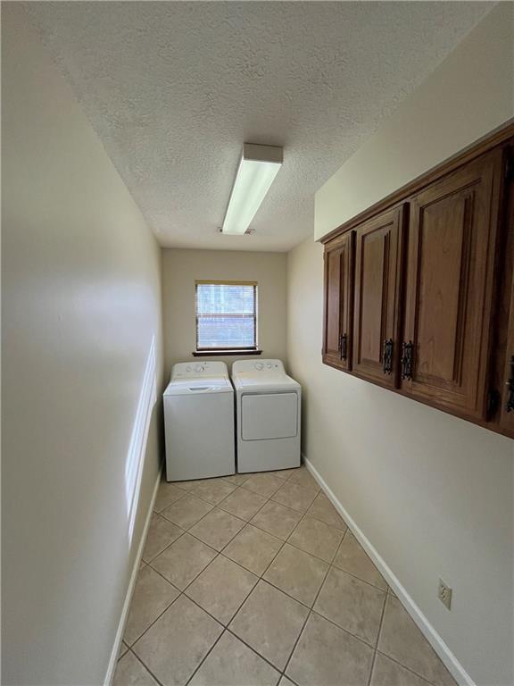 Building Photo - 2133 Loren Cir