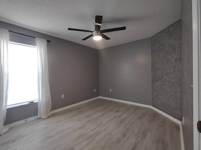 Building Photo - 3471 Horse Creek Cir