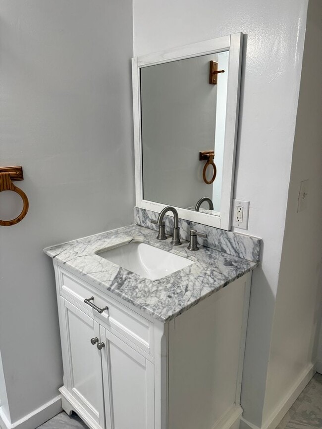 Building Photo - Beautiful 3 Bedroom 2 bathroom Home in Ephrata!