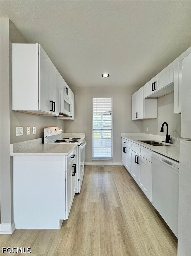 Building Photo - 7346 Captiva Blvd