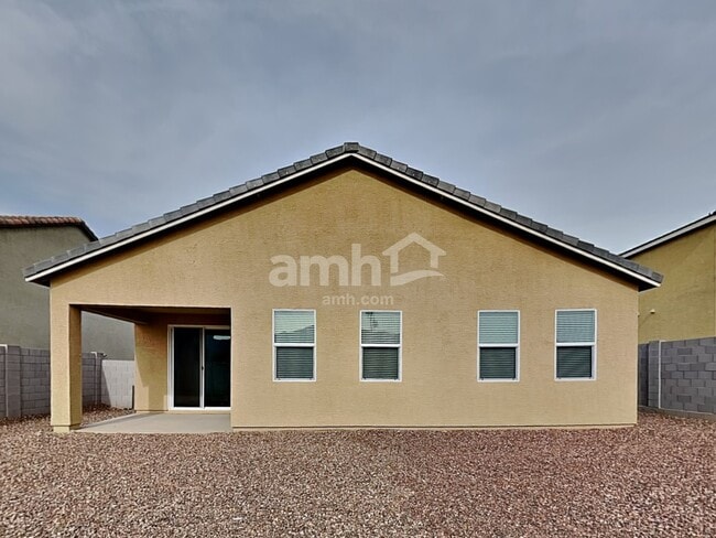 Building Photo - 2135 W Magdalena Lane