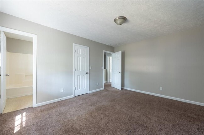 Building Photo - 580 Downing St