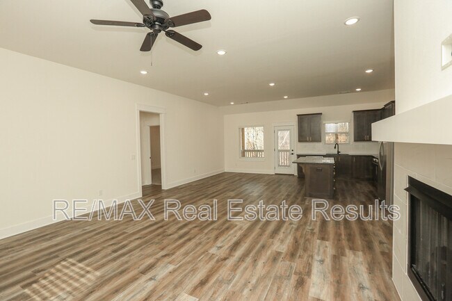 Building Photo - 12 Celtic Dr