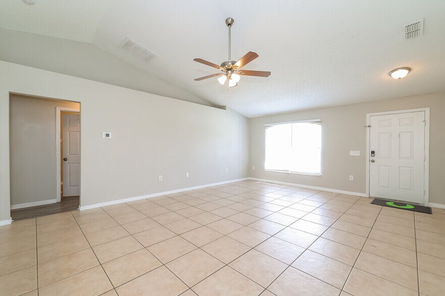 Building Photo - 1140 Chesterfield Ct