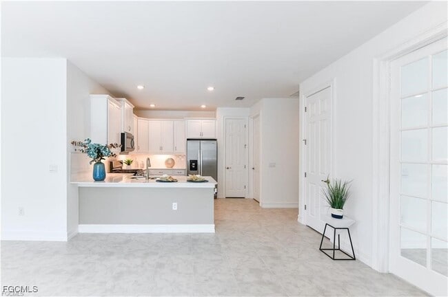 Building Photo - 43613 Sparrow Dr