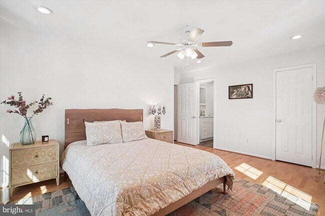 Building Photo - 10715 Kings Riding Way