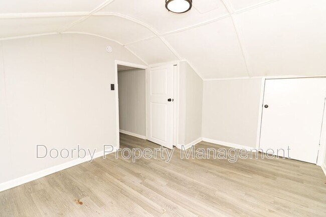 Building Photo - 2609 14th Ave