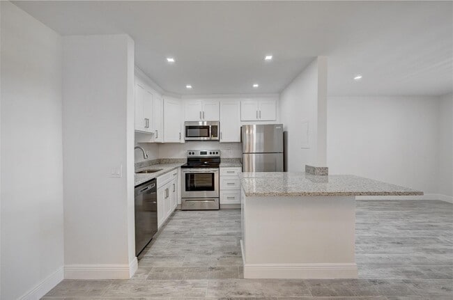 Building Photo - 87 Normandy Ln