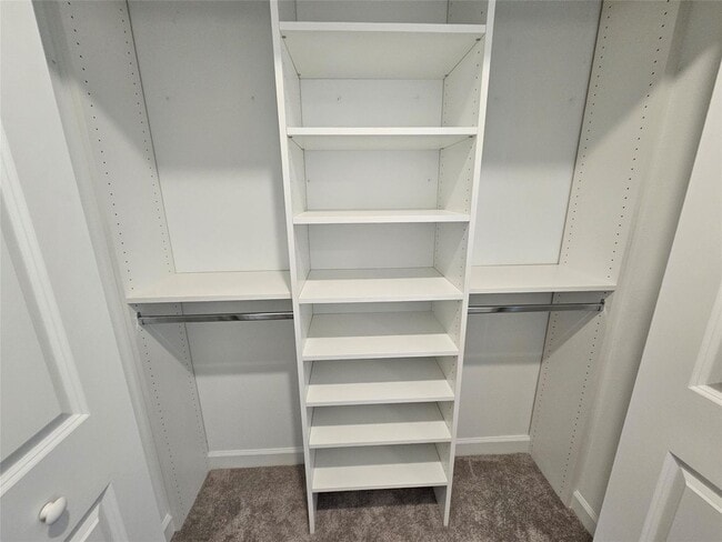 Building Photo - 19672 WHISPERING CREEK Rd