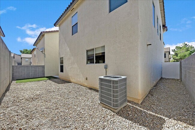 Building Photo - 8755 W Firecracker Ct