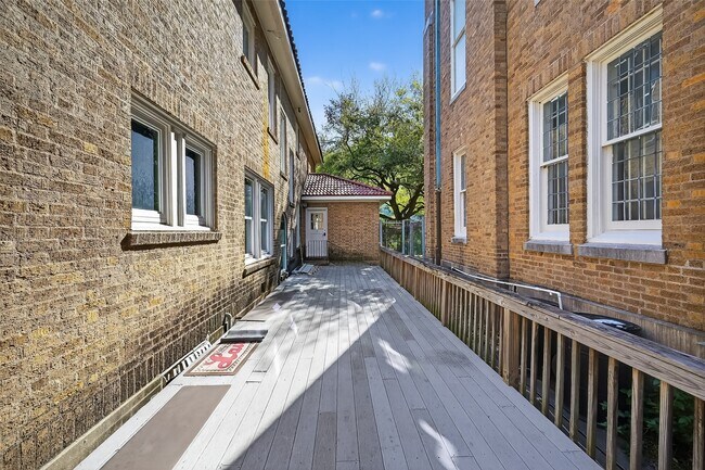 Building Photo - 3410 Austin St