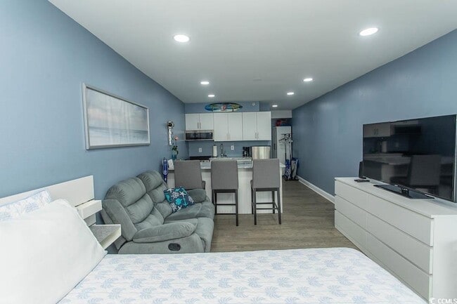 Building Photo - 1207 S Ocean Blvd