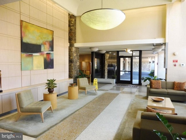 Building Photo - 4242 East-West Hwy