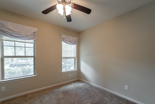 Building Photo - 74 S Sawbridge Cir