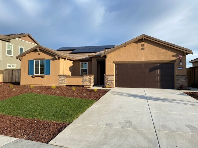 Building Photo - Available NOW - Beautiful and NEW 4 bed / 2 Bath