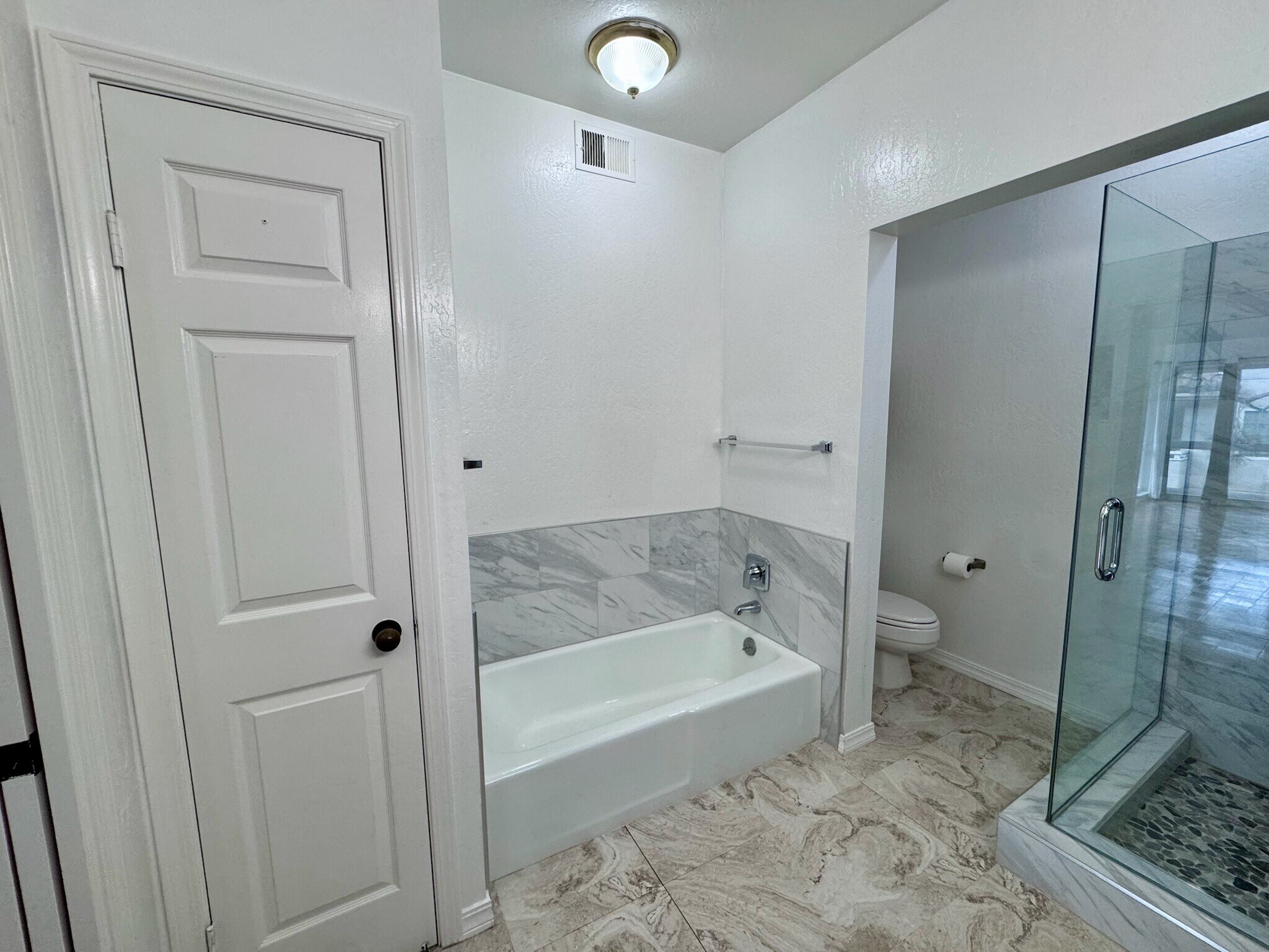 Master Bedroom Bathroom - 25912 Hayward Blvd