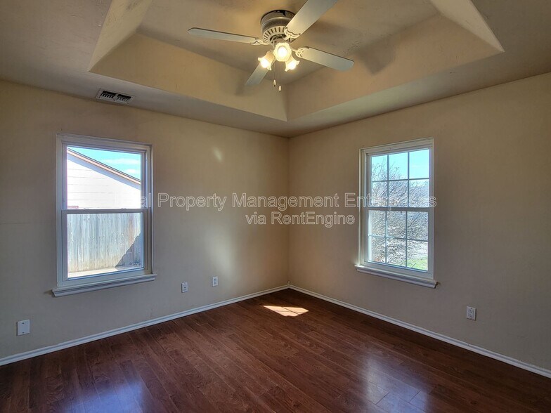 Building Photo - 4205 SE 47th St