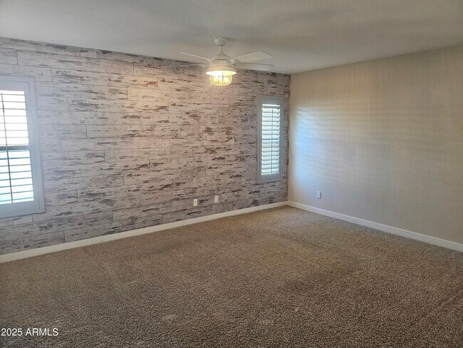 Building Photo - 6002 E Marconi Ave