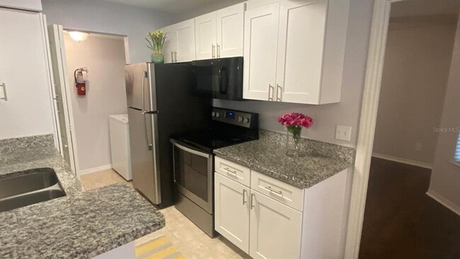 Building Photo - 1027 S Hiawassee Rd