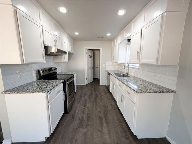 Building Photo - 2209 N Lincoln Ave