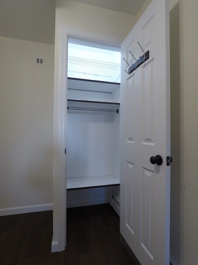 Closet Br2 - 1495 Gates Ave