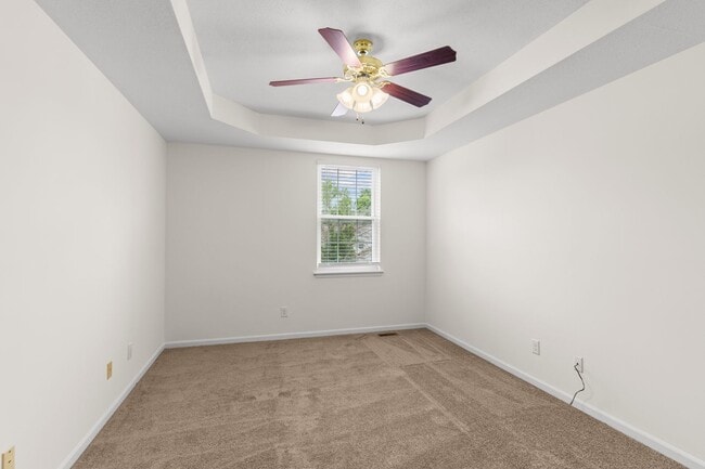 Building Photo - 304-306 Dads Way