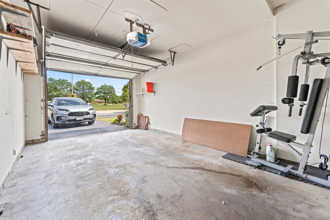 Building Photo - 6815 Brementowne Dr