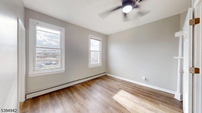 Primary Photo - 277 2nd Ave W