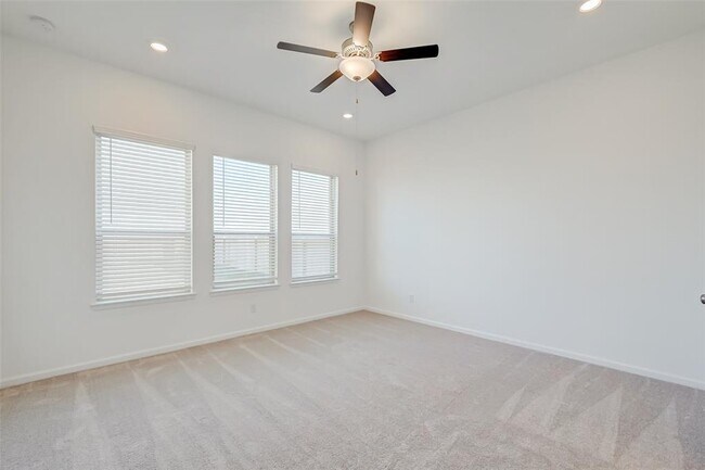 Building Photo - 2223 Rustboro Dr