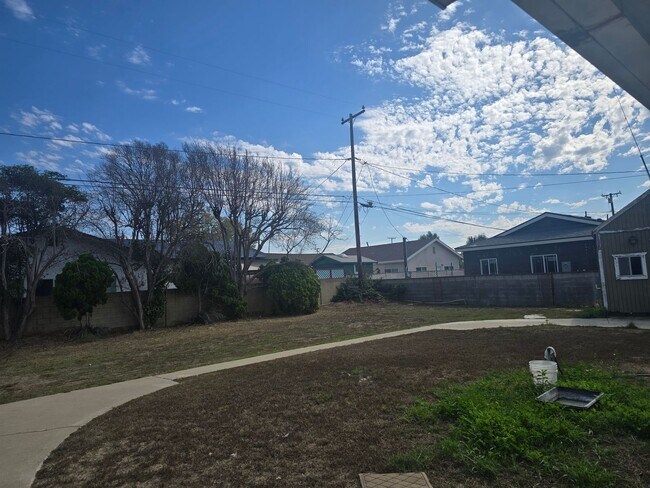 Building Photo - Singe House in garden Grove for Lease