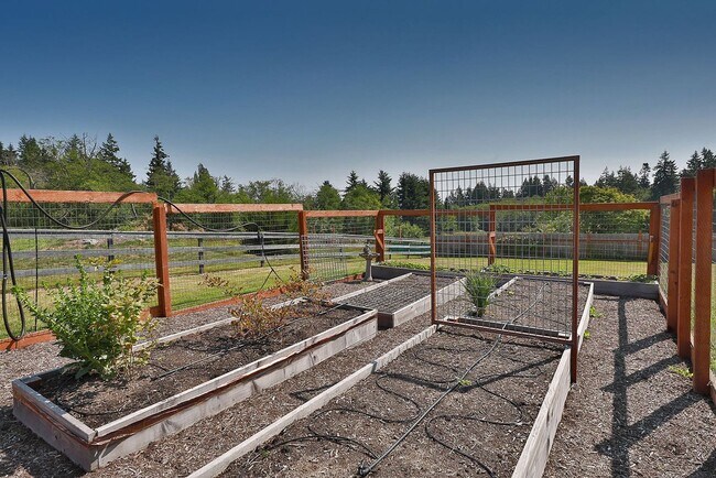 Building Photo - Original Homestead of the Desired Highland...