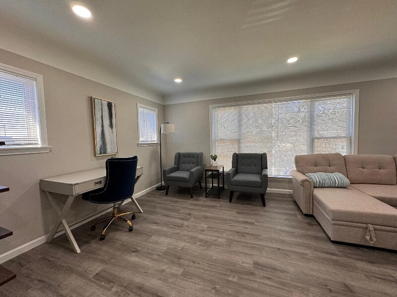 Building Photo - 1607 Catalpa Dr