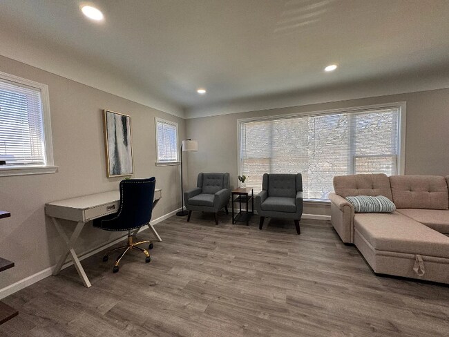 Building Photo - 1607 Catalpa Dr