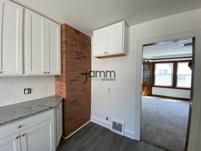Building Photo - 3937 W 157th St