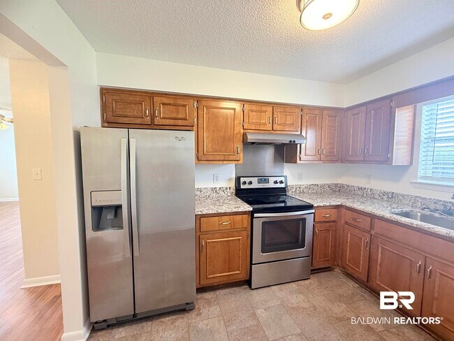 Building Photo - 105 Northgate Dr W
