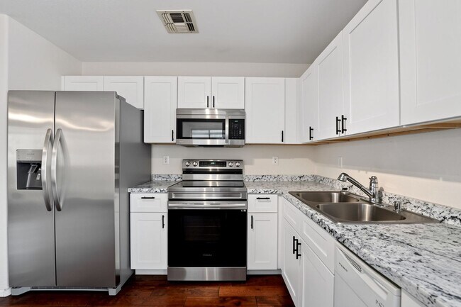 Building Photo - Live in Rancho El Dorado | Spacious 3 Bed Near Golf & Parks