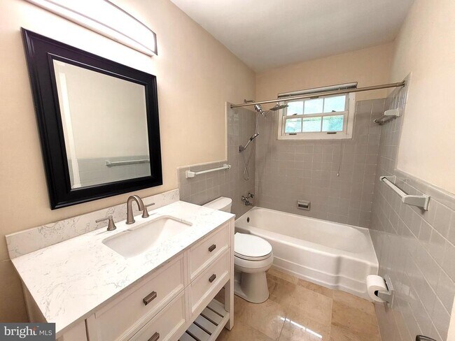 Building Photo - 3211 Korte Ct