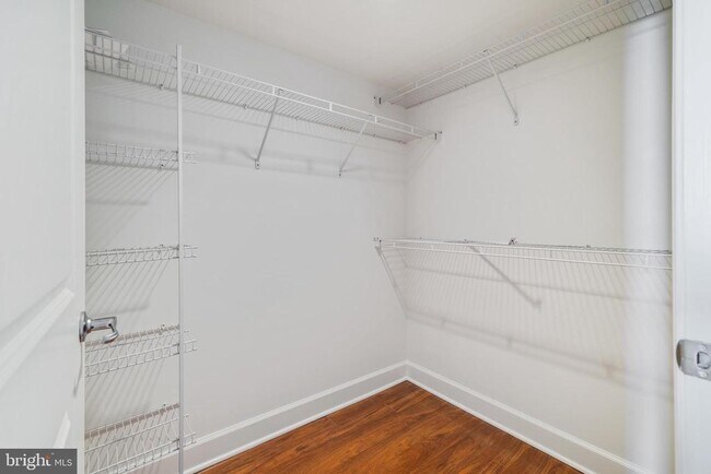 Building Photo - 11800 Sunset Hills Rd