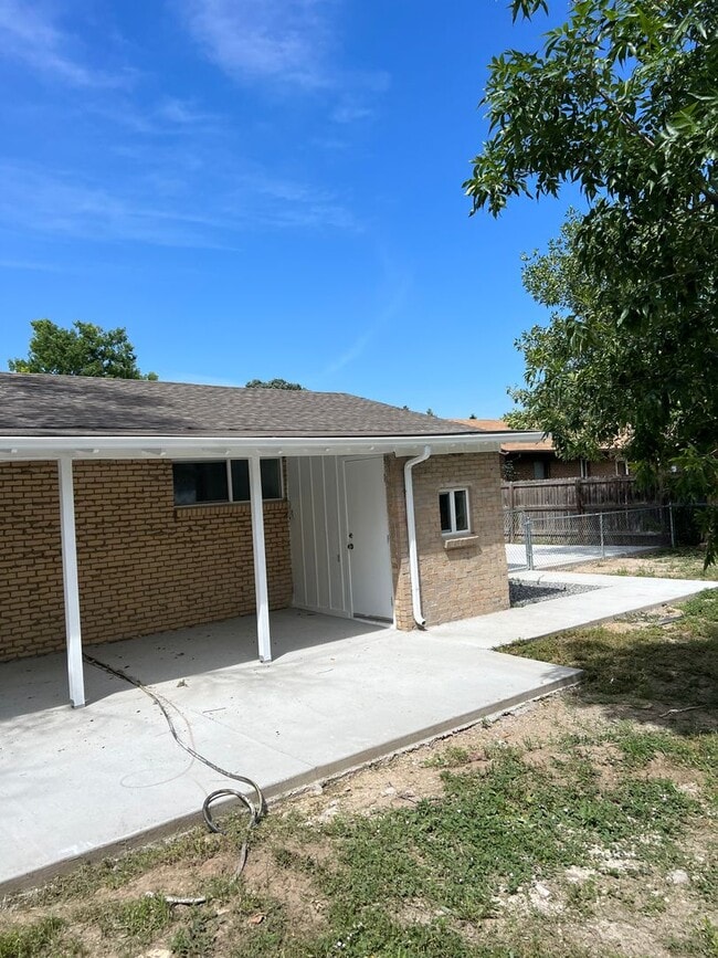 Building Photo - Rent-to-Own Ranch-Style Home in Henderson,...