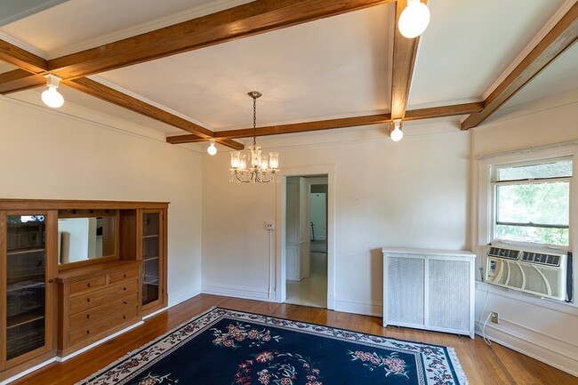 Building Photo - 202 Ridgeland Ave