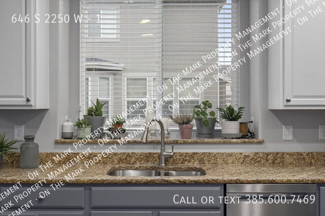 Building Photo - 646 S 2250 W