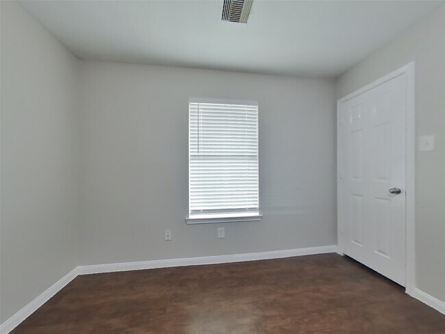 Building Photo - 21419 Palma Grove Way